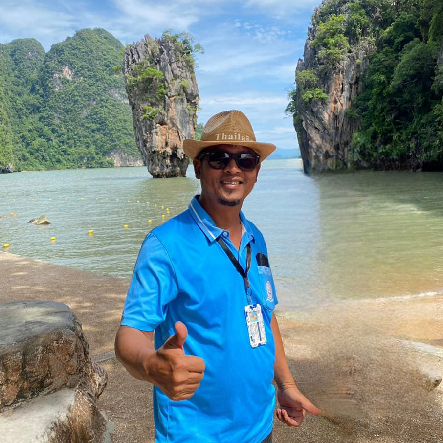 Daris, Tourist Guide at Khaolak Triple